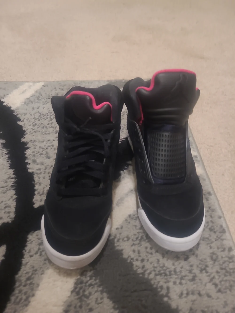Air Jordan 5 Retro GS 'Deadly Pink' Size 5Y Missing One Lace